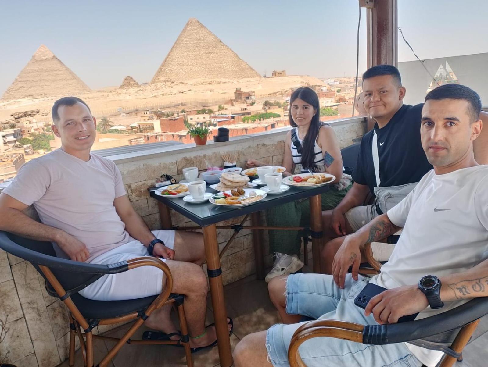 Imhotep Pyramids View Inn Kafret el-Gabal Kültér fotó